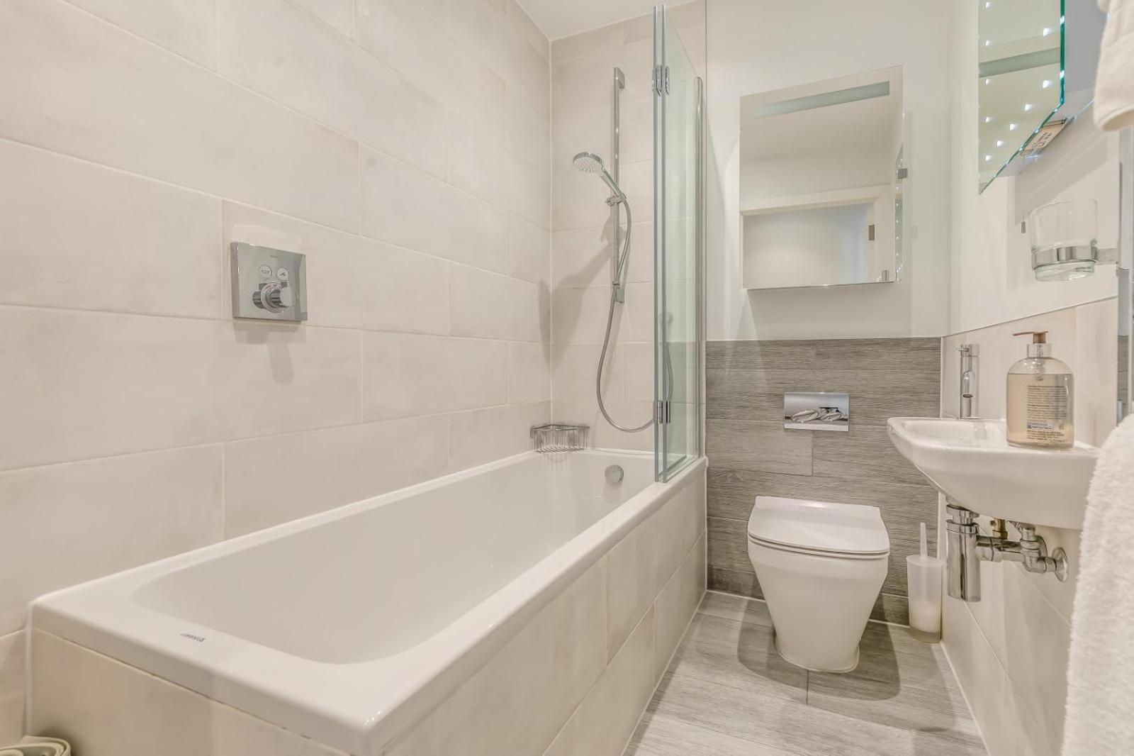 8 Woolacombe West - Luxury Apartment At Byron Woolacombe, Only 4 Minute Walk To Woolacombe Beach! 外观 照片